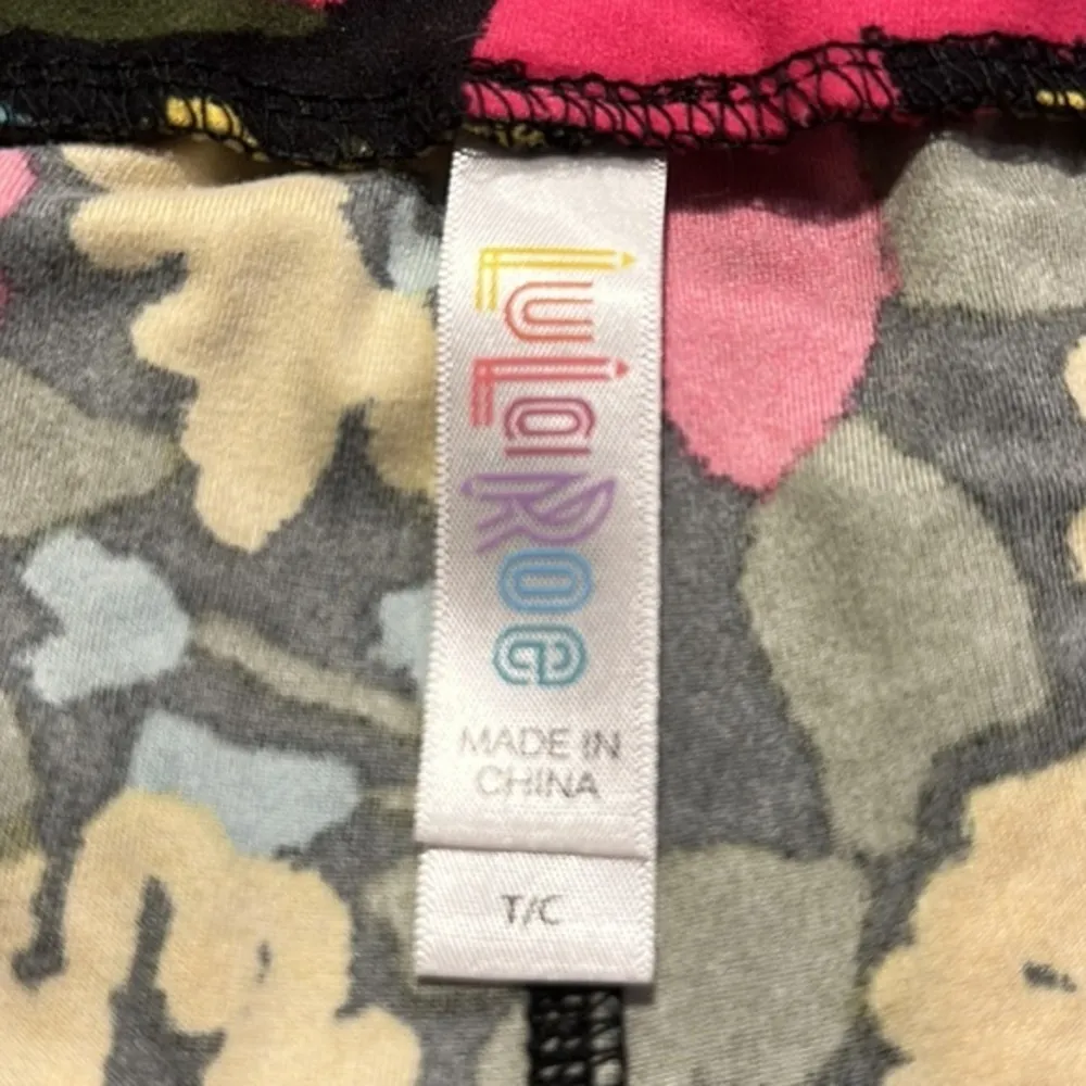 Women's Lularoe Black Floral Yoga Waist Buttery Leggings Size T/C EUC #1982 - Image 3