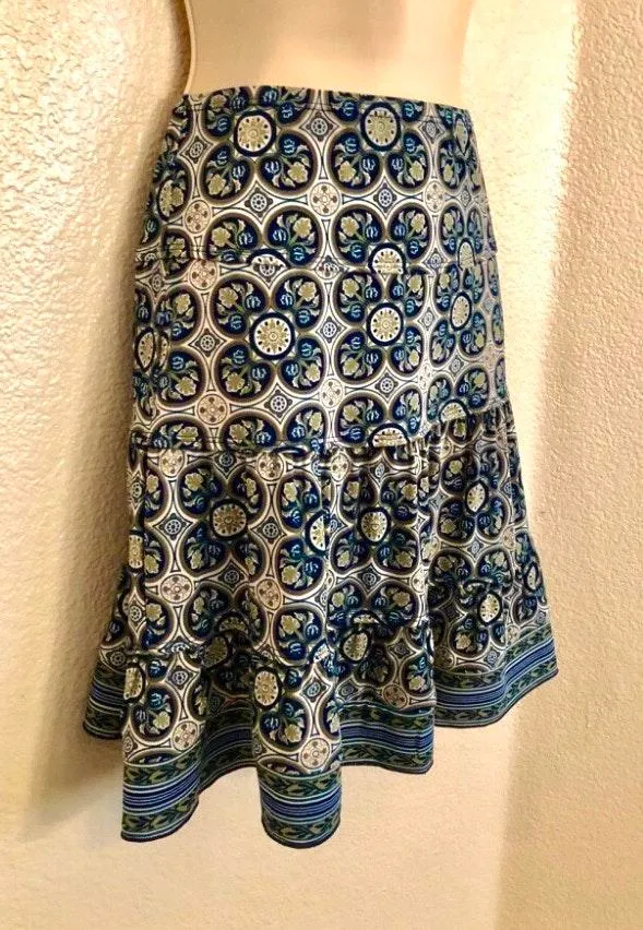 NWOT Adorable  skirt. Sz S - Image 2