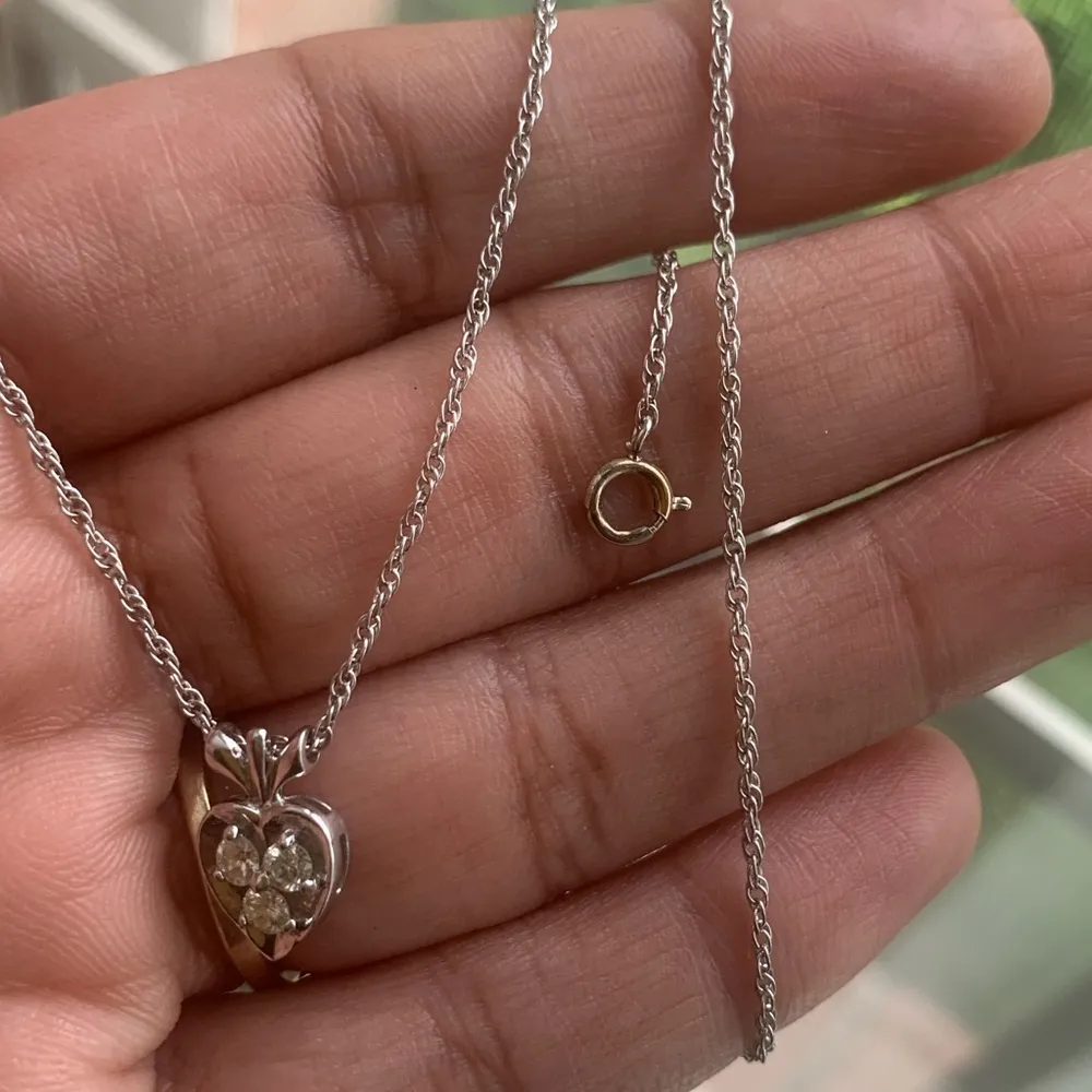 14k White Gold Diamond Heart Shape Necklace - Image 3