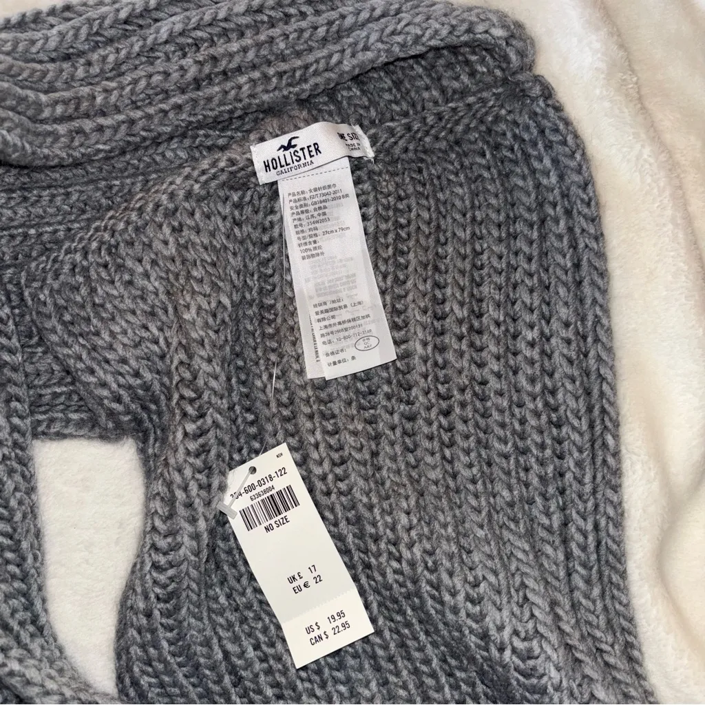 NWT Hollister Infinity Scarf - Image 2