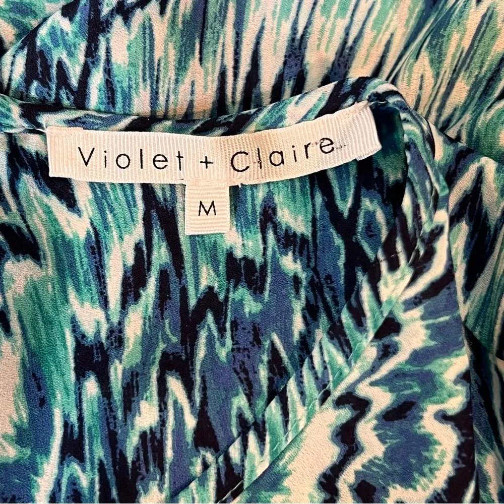 VIOLET & CLAIRE sleeveless blouse top size medium blue cute cutout flattering - Image 6