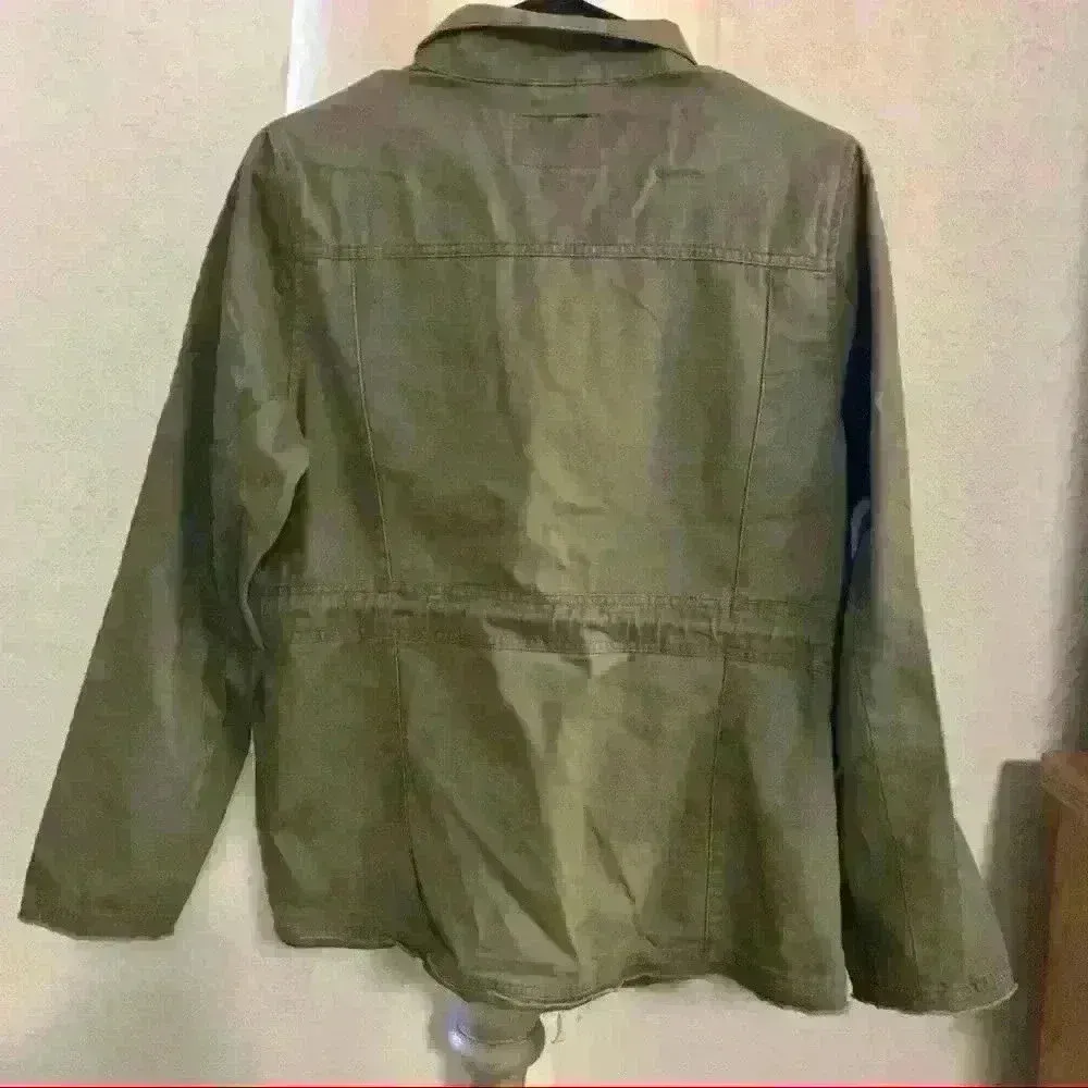 B Sweet‎ green jacket size Medium - Image 2