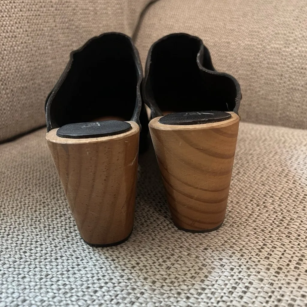 Lisa B. Classic High Heel Studded‎ Clog in Black Leather Size 42 (9.5 - Image 4