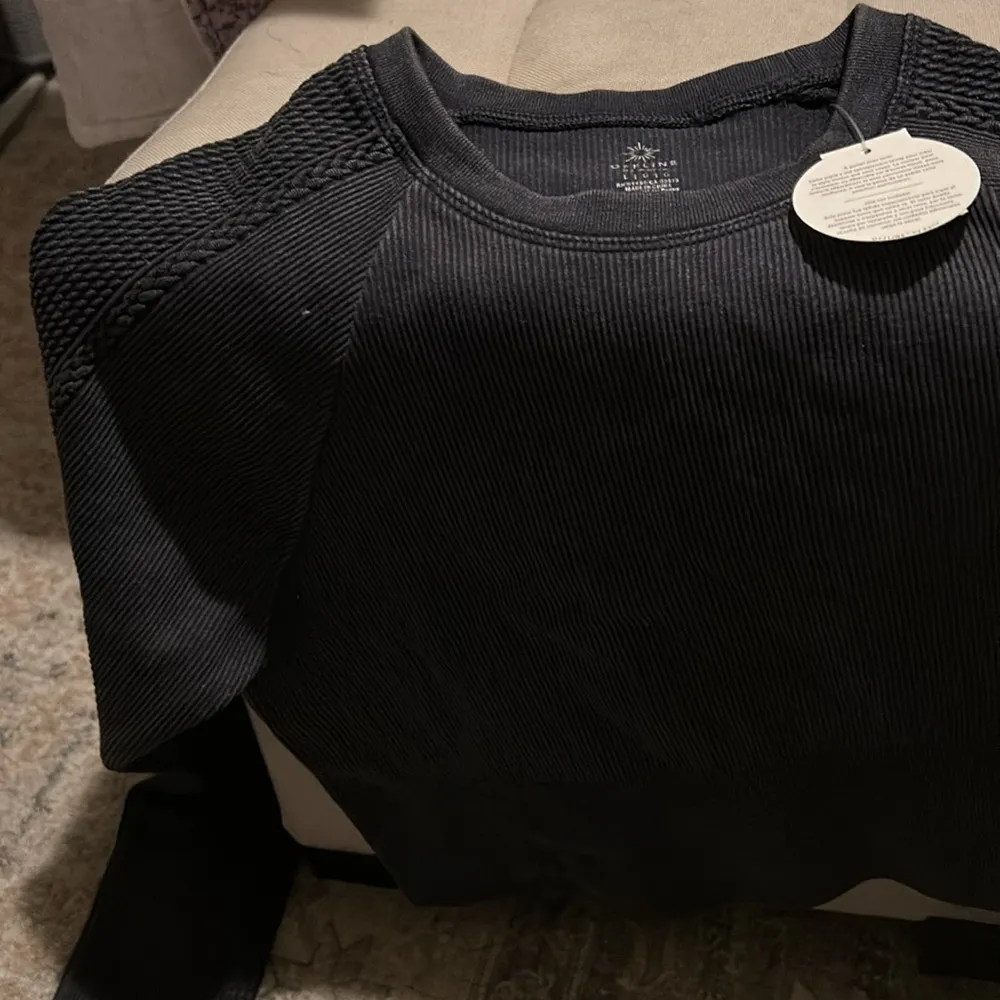 Aerie black crop- NWT - Image 3