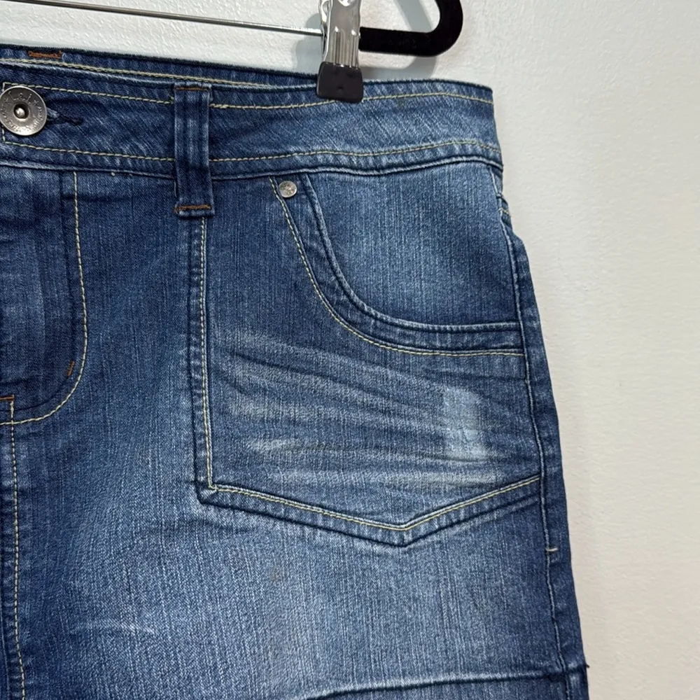 Y2K L.e.i Denim Low Rise Mini Skirt Size 13 Juniors Blue - Image 3
