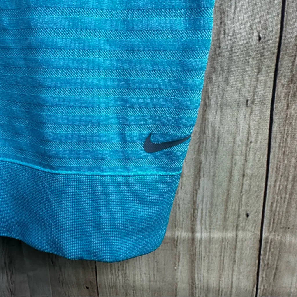 Nike Dri-Fit Women's Blue Tank Top - Image 2