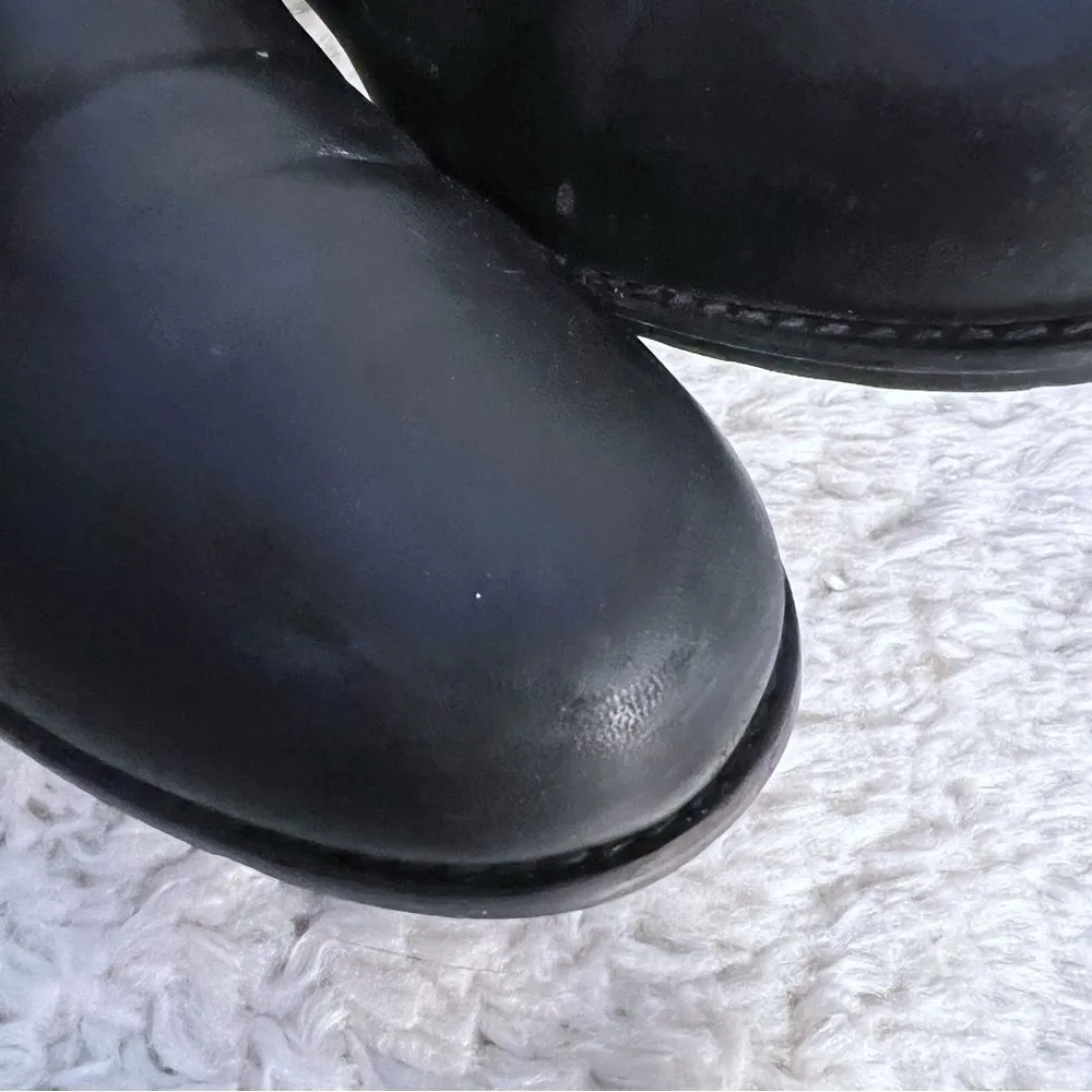 Stuart Weitzman Size 9 Black Leather And Neoprene Stretch Ankle Moto Boots - Image 7