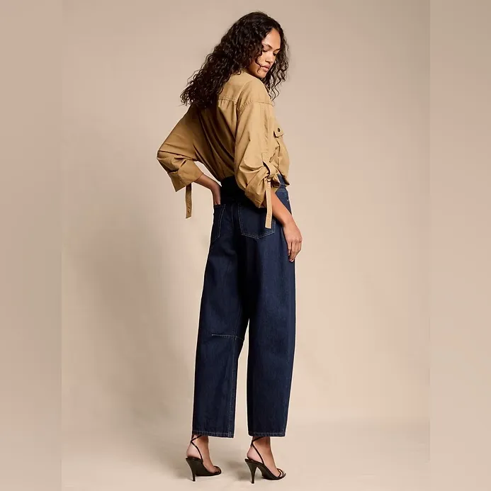 NWOT Banana Republic Barrel Ankle Jeans - Image 3