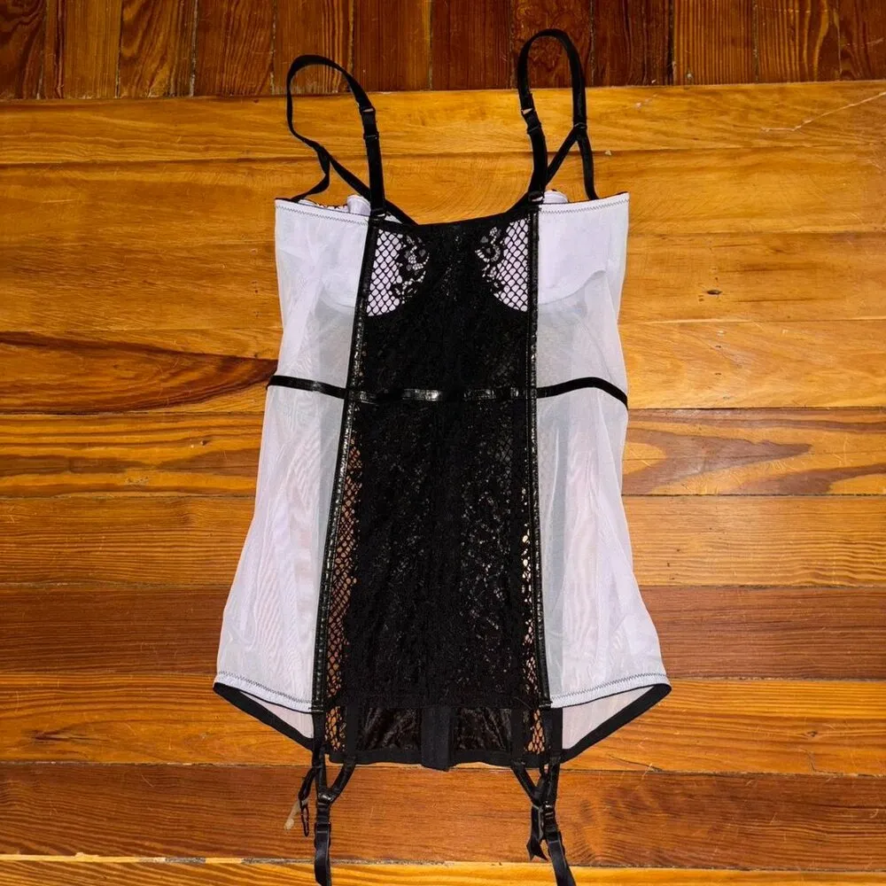Victoria’s Secret Lace Bustier Corset - Image 5