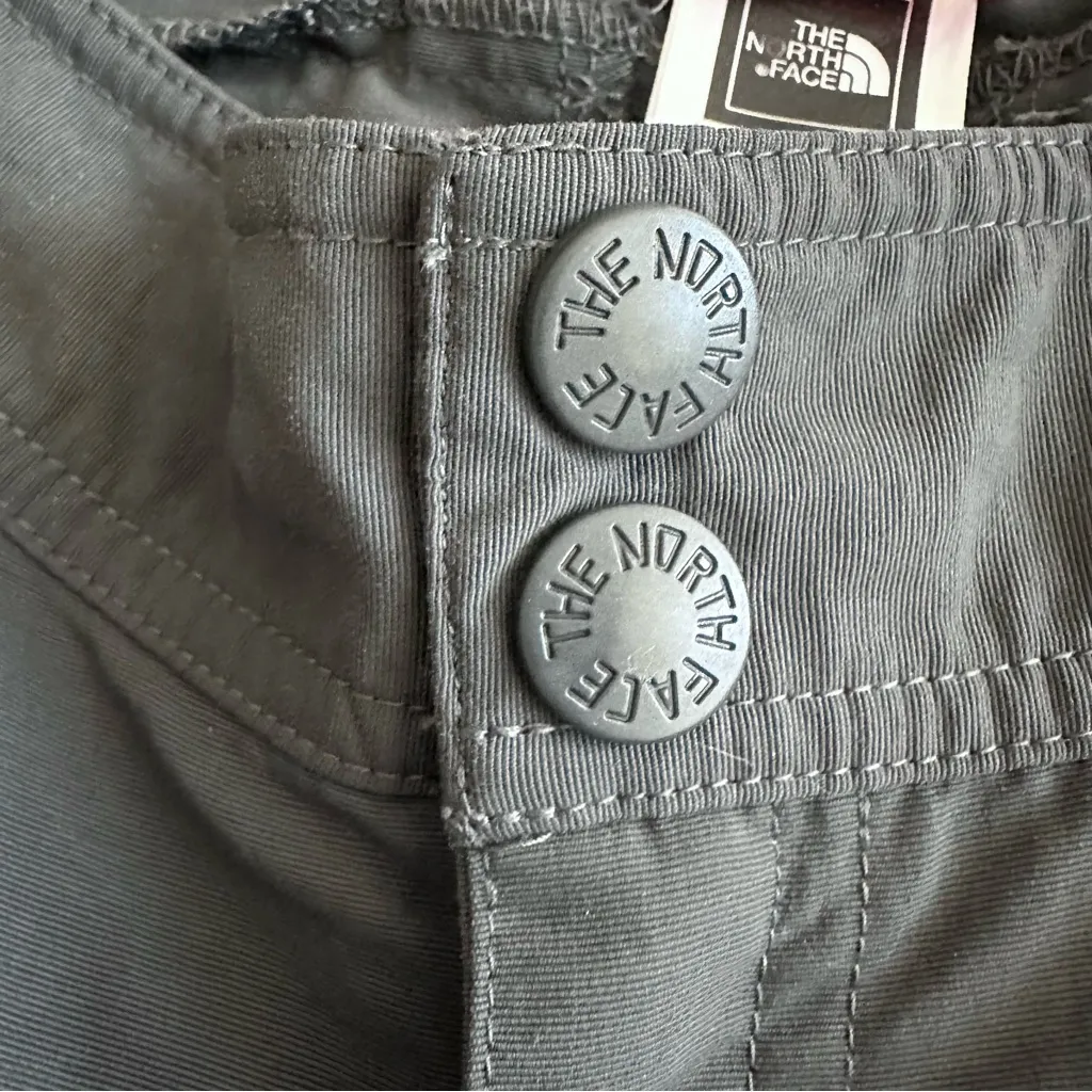 The North Face Women's Gray Convertible Roll-Up Hiking Pants Shorts Size 14 Long - Image 7