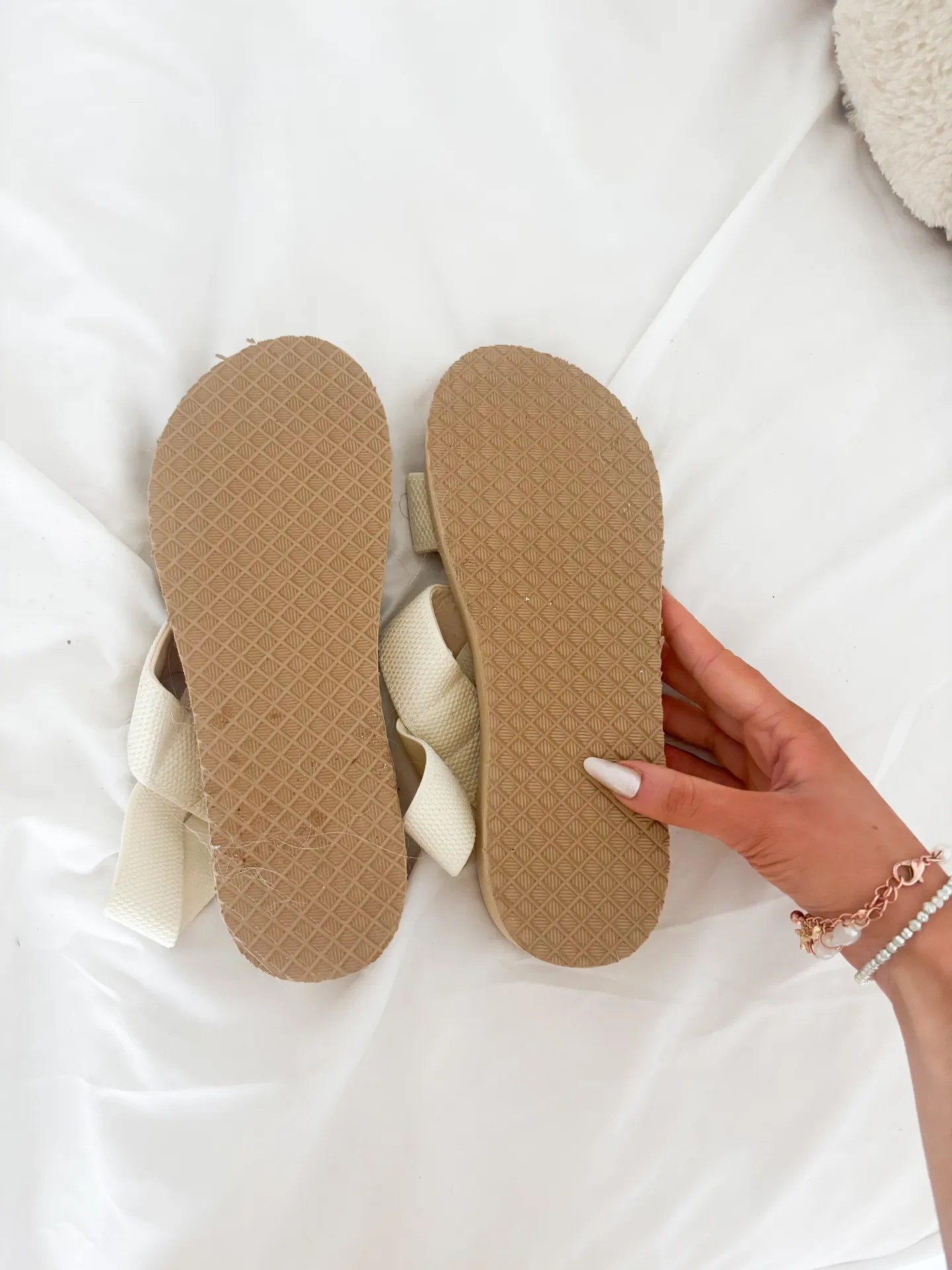 White Sandals Size 8.5 - Image 2