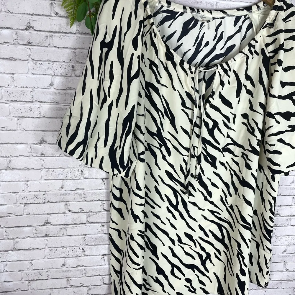 Entro Animal Print Zebra Bubble Sleeve Tunic - Image 2