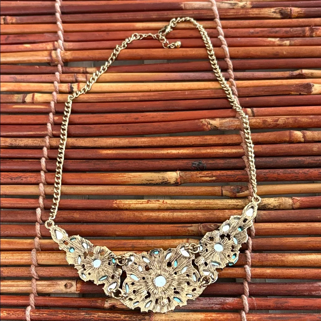 Chico's Elegant Mint and Gold Necklace 18” - Image 6