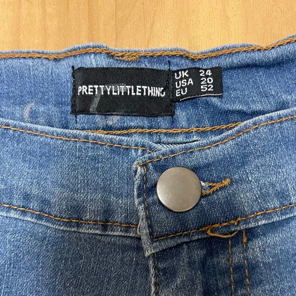 PrettyLittleThing Womens Plus Size 20 Mid Wash High Rise Skinny Jeans - Image 6