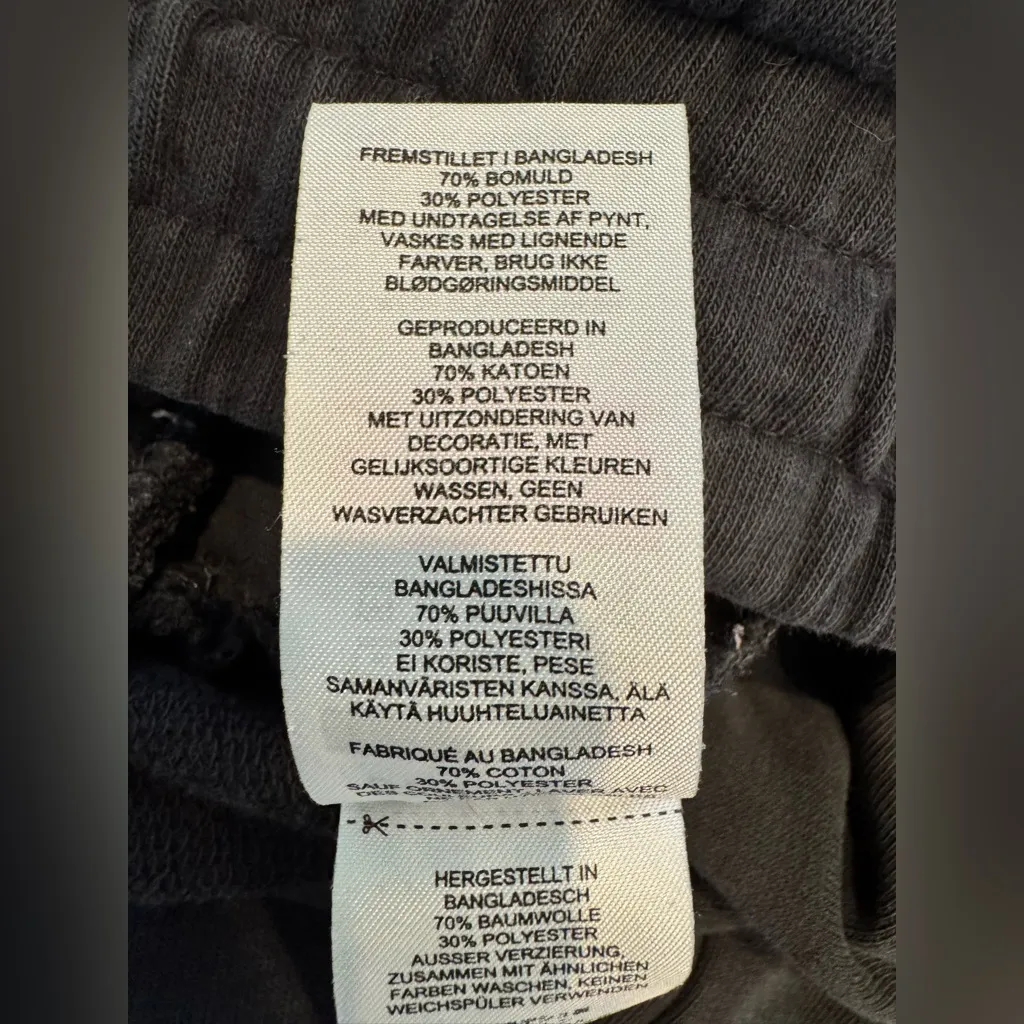 Gymshark Essentials Black Joggers Sweatpants Classic Fit Size Small - Image 5