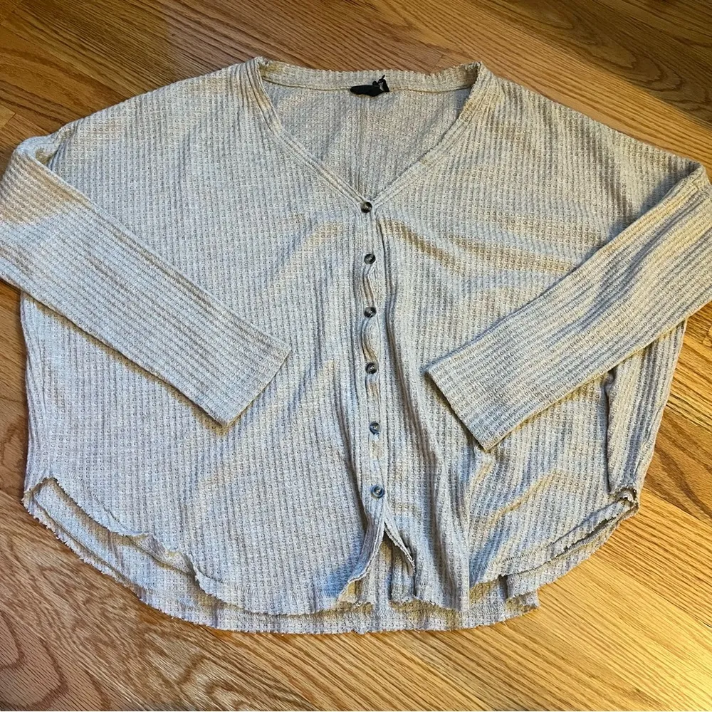 Urban Outfitters Out From Under Jojo Oversized Thermal Button-Front Top sz small - Image 3