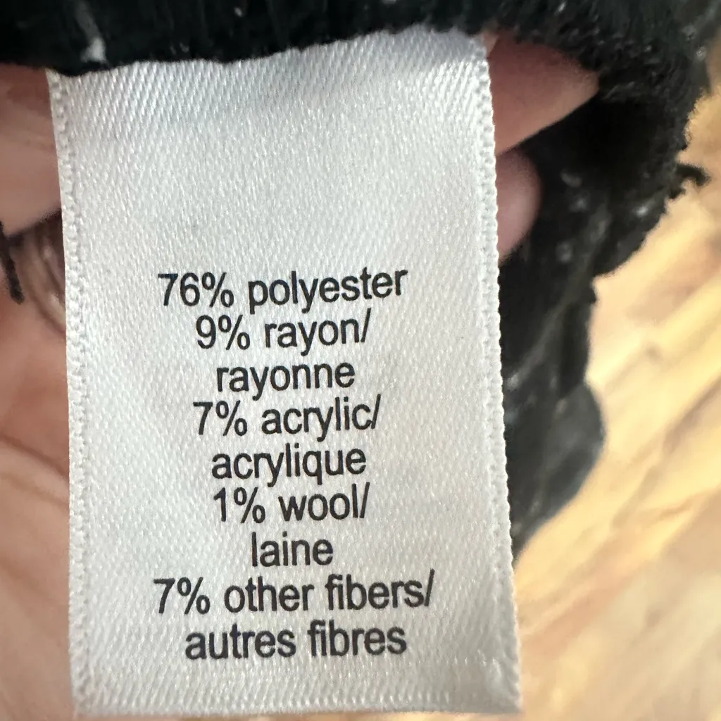 NWOT! Black and White Print Wool Blend Shacket! - Image 5