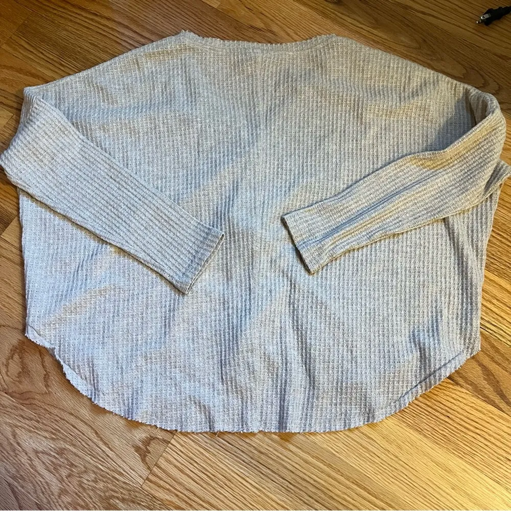 Urban Outfitters Out From Under Jojo Oversized Thermal Button-Front Top sz small - Image 4