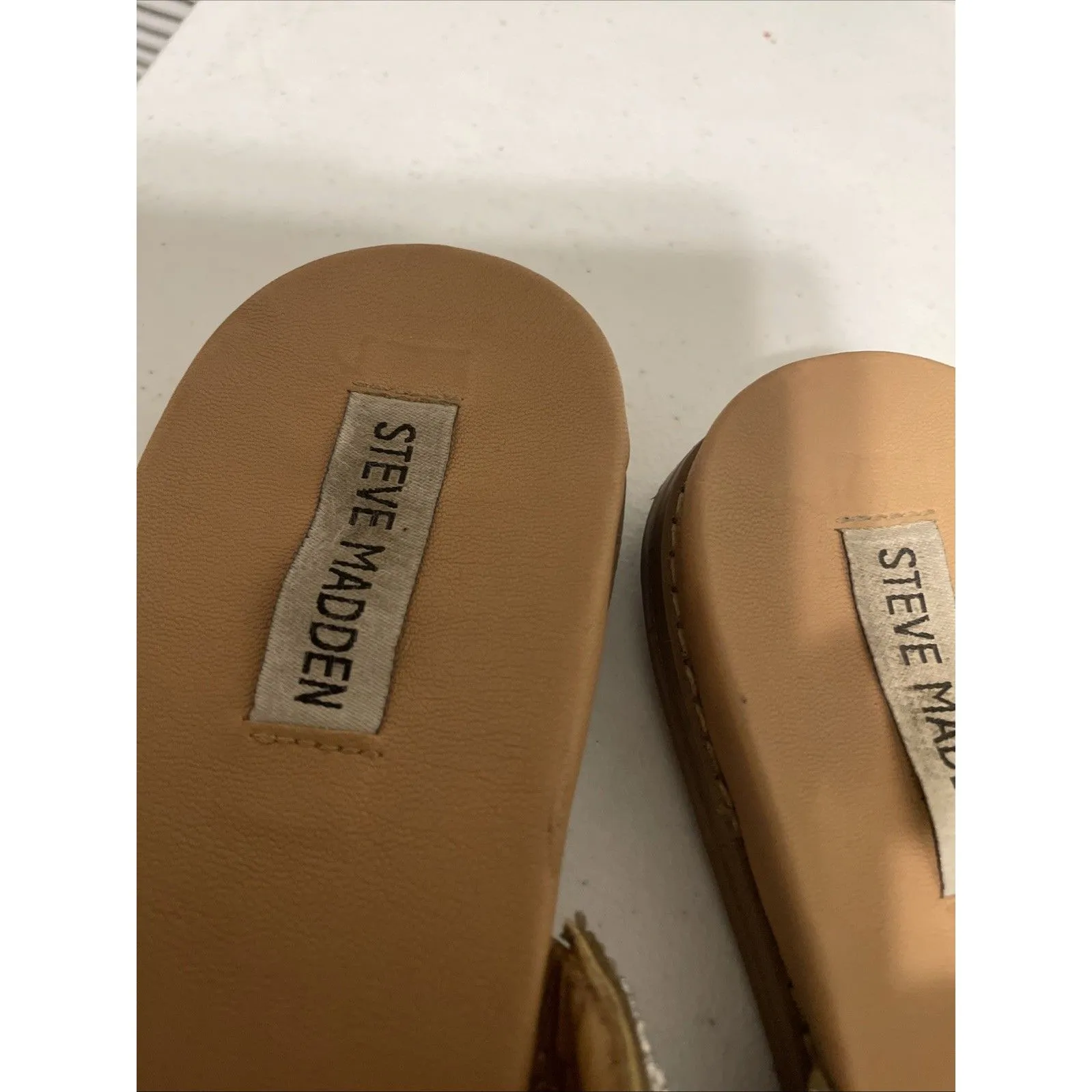 Steve Madden Flat Sandals Rhinestone  Slides Size 8.5M - Image 8