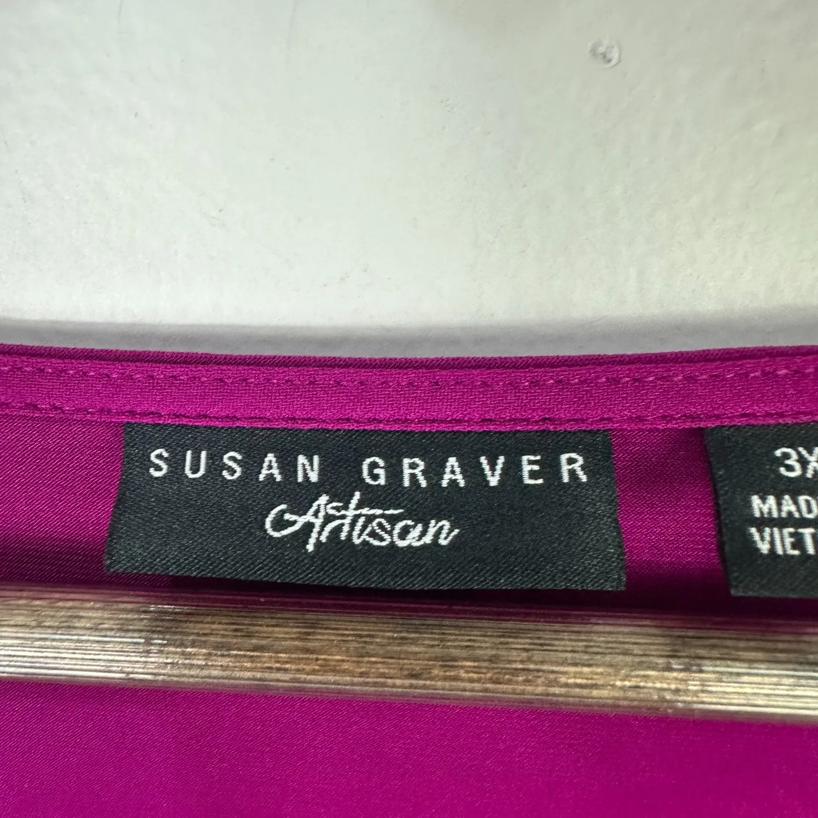 Susan Graver Artisan 3X Magenta Embellished Keyhole Top Sparkle Holiday Glam - Image 2