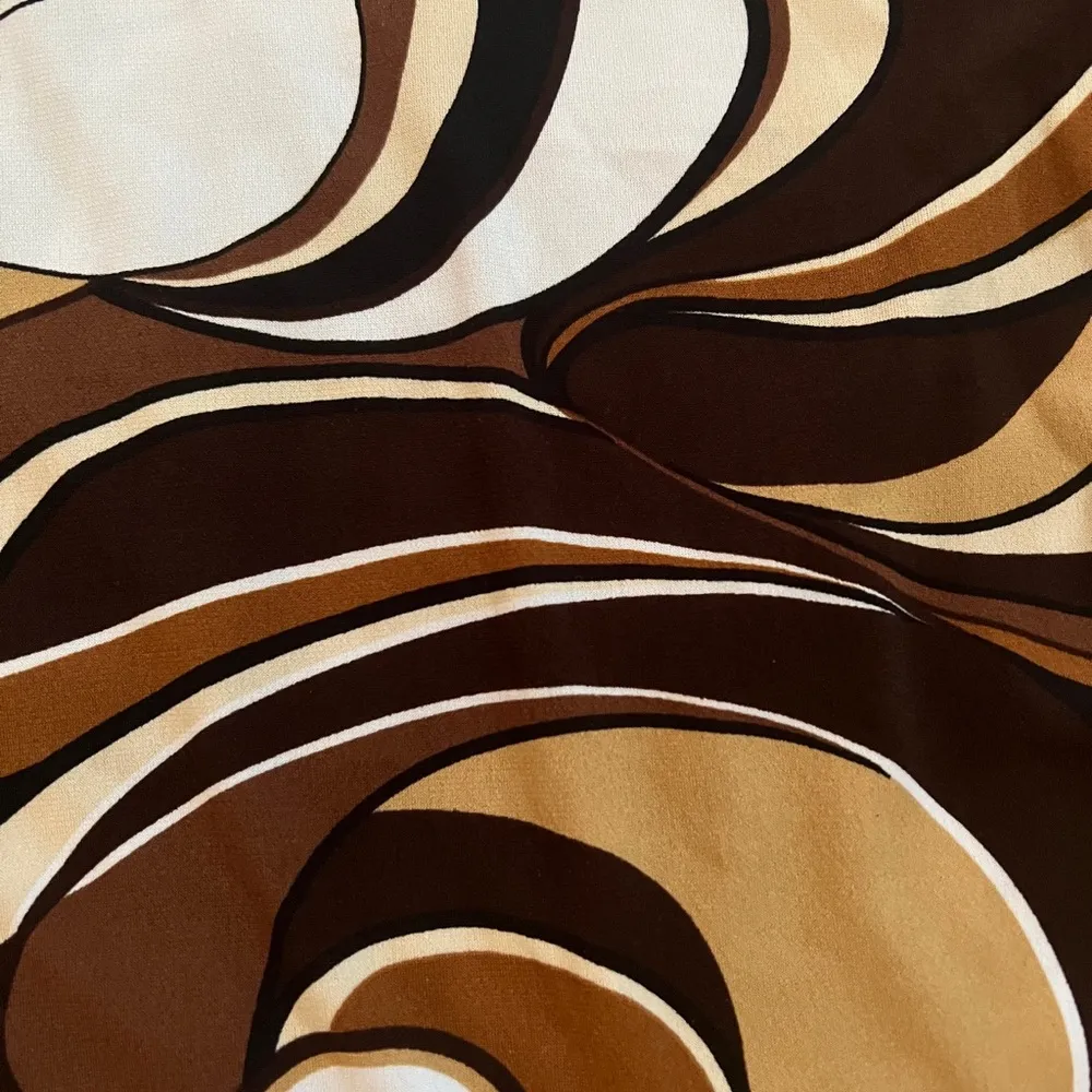 Brown Coffee Swirl Top Perfect for Fall Outfits Size 8 - Image 2
