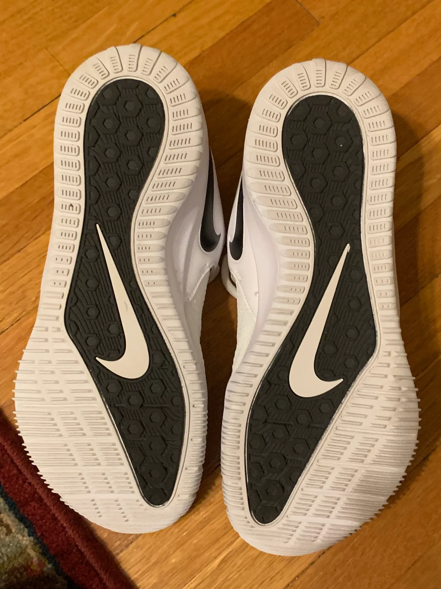 Nike Volleyball Shoes - Image 4