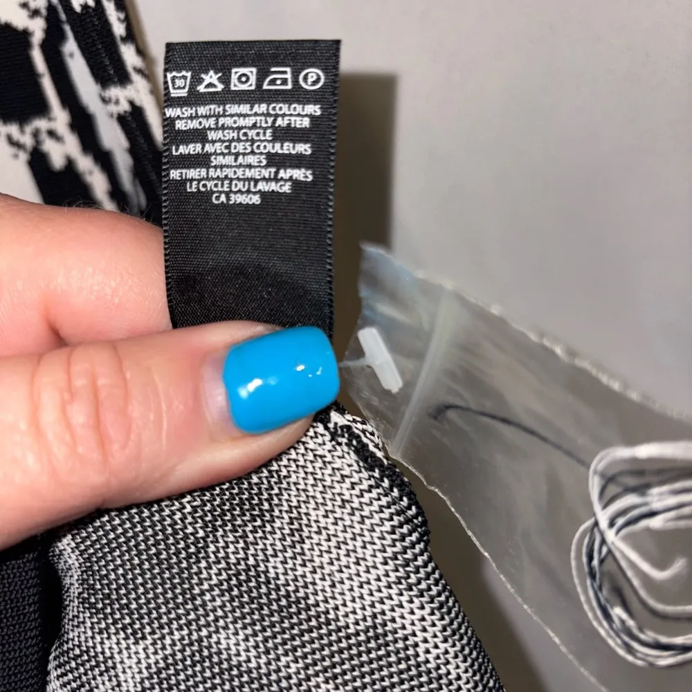 Pink Tartan Luxe Knit Black White Animal Print Crew Neck Size Medium Jaguar NWT - Image 6