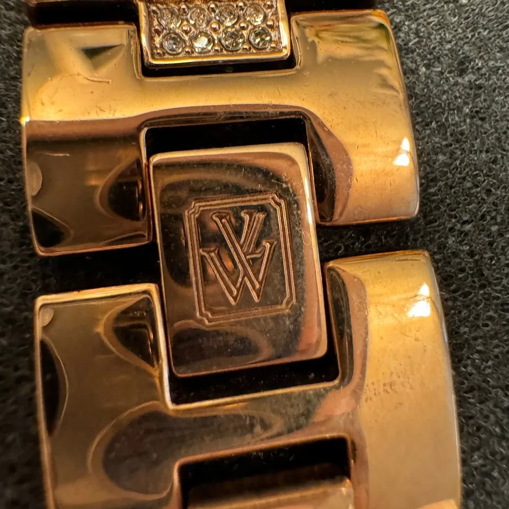 Victoria Wieck BCVW0113 Floating Crystal Rose Gold Tone Bracelet Watch - Image 6