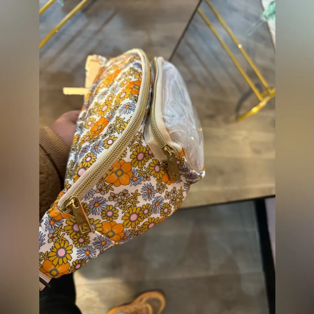 NWT. Floral Fanny pack! - Image 2