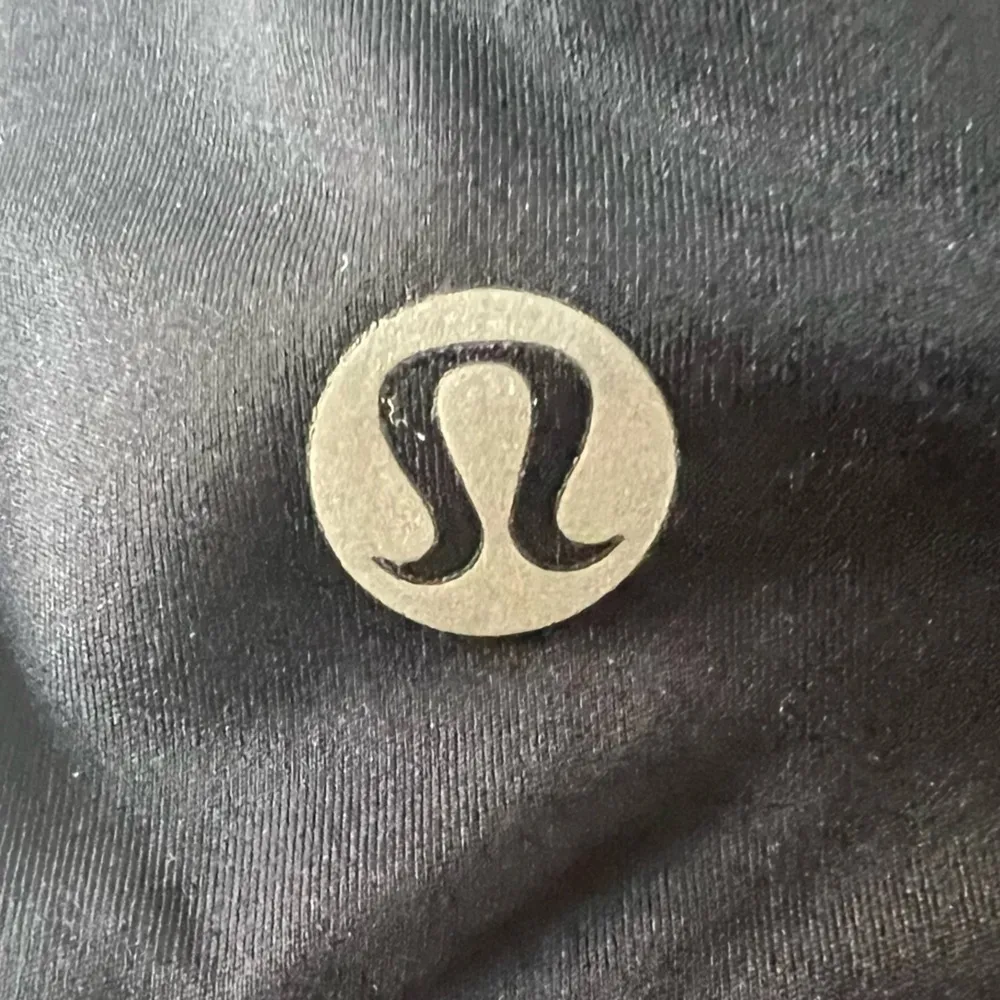 Lululemon Strong at Heart Bra Medium Support Black Women’s Sports Bra Size 6 - Image 8