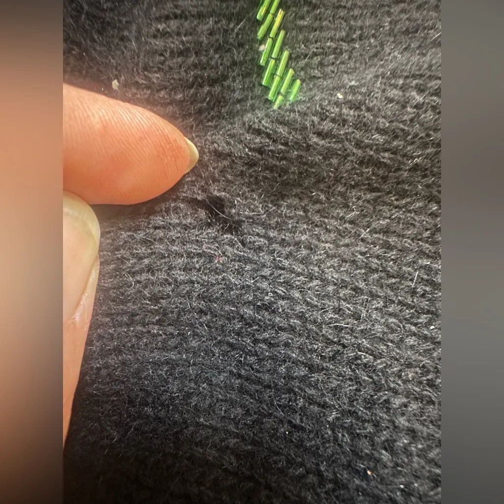 Vintage signature collection women’s medium lambs wool angora rabbit fur Holes - Image 9