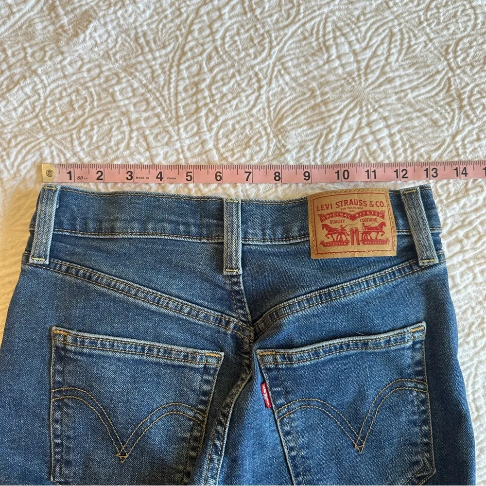 Levi's Ultra-High Rise Ribcage Straight Jeans 25 x 27 Summer Slide Medium Wash - Image 6