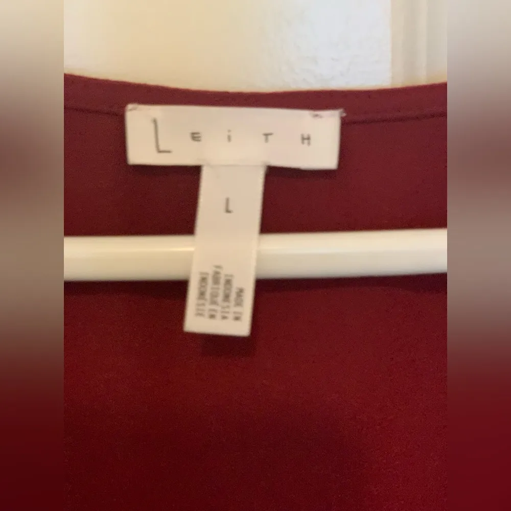 Leith Elegant Burgundy Jumpsuit.  Size-Large - Image 4