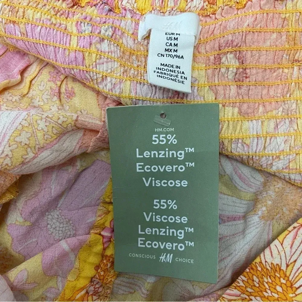 H&M Floral V-neck Size Medium NWT‎ - Image 4