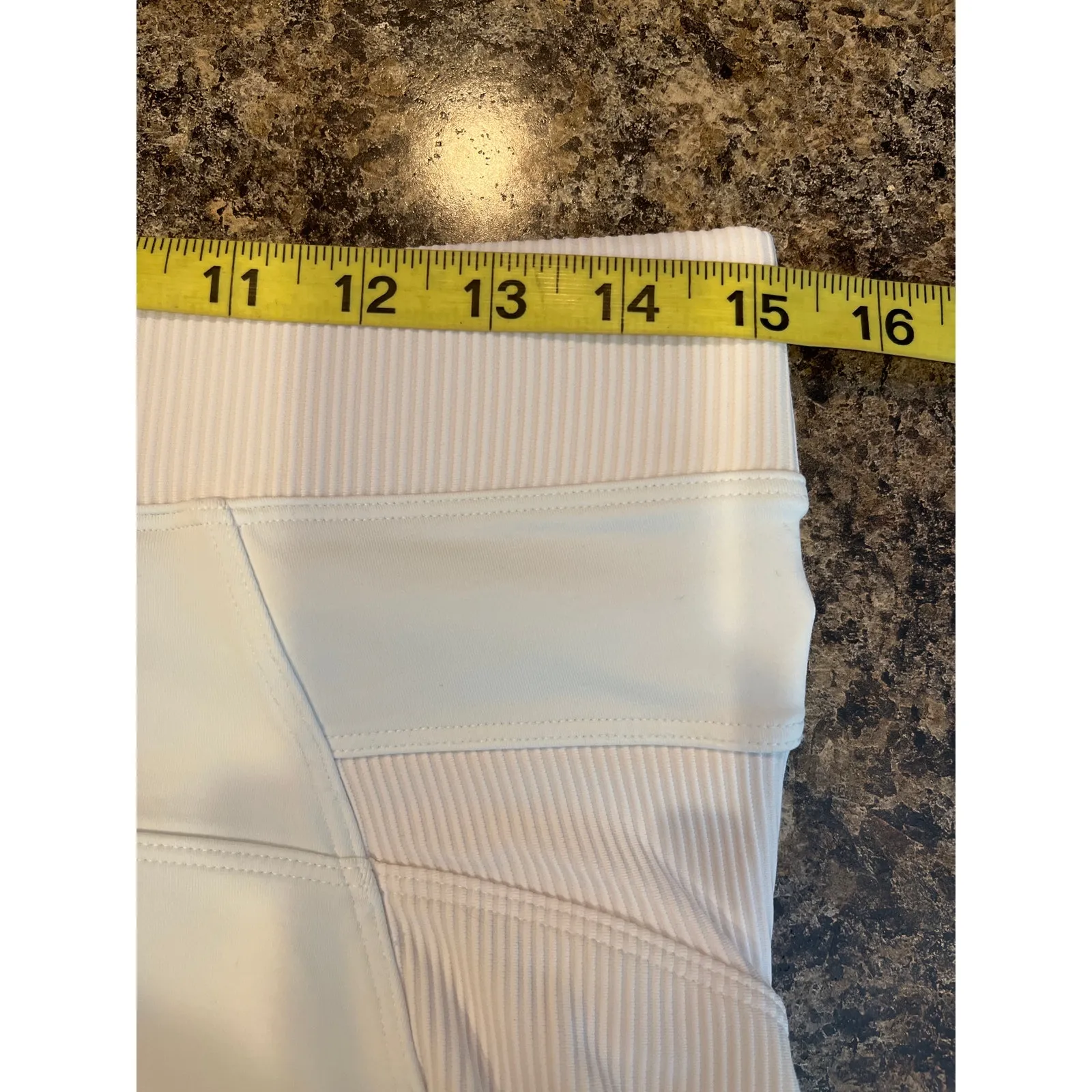 Lululemon White‎ and Cream Pink Pants Size 8/10 - Image 5