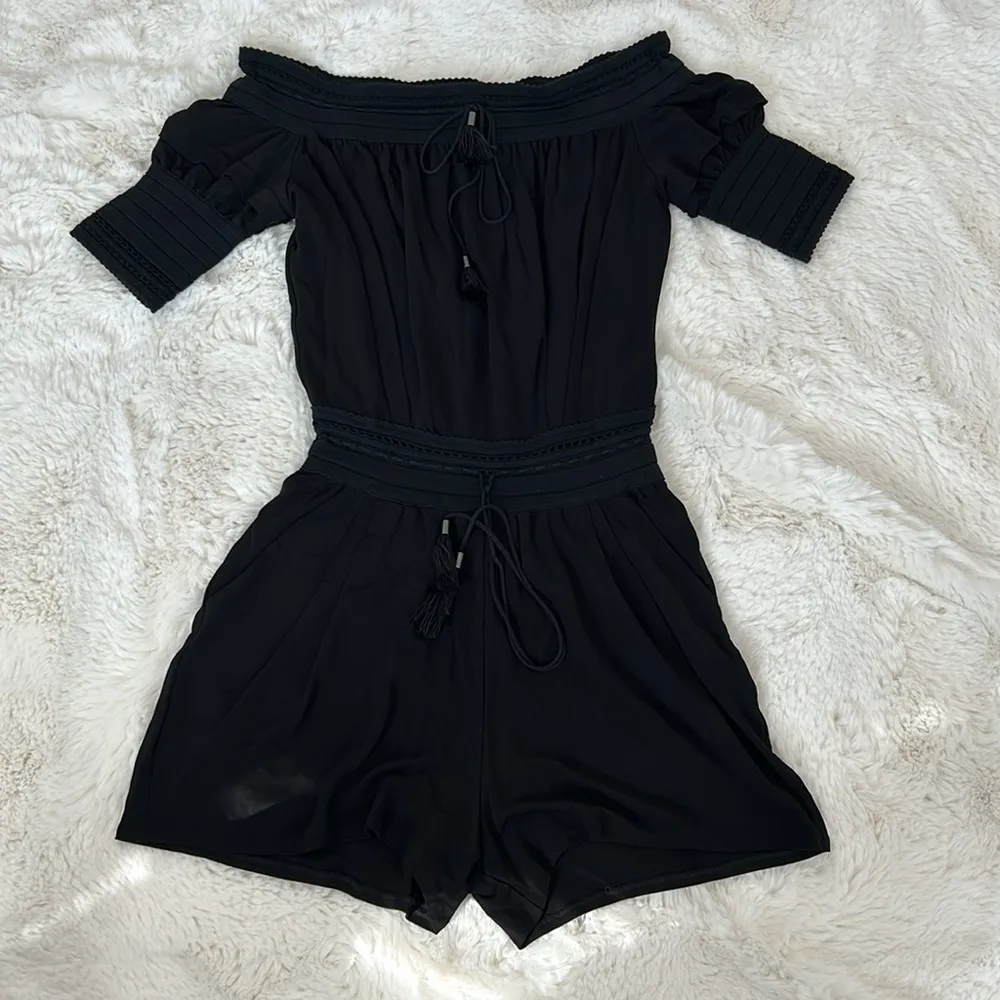 Ohne Titel Black Off Shoulder Romper - Image 6