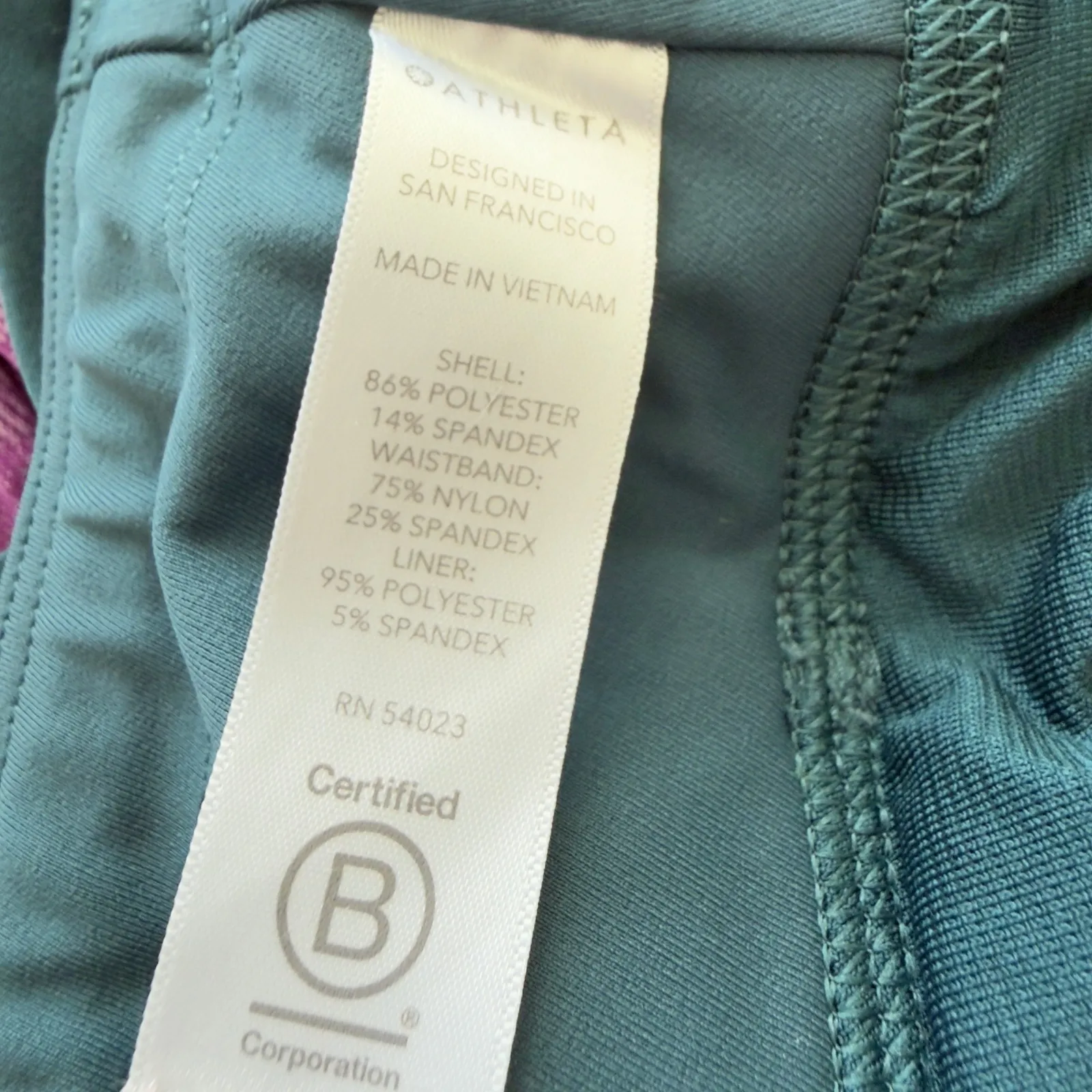 Athleta Women XS Green  Run With It Shorts - Image 3