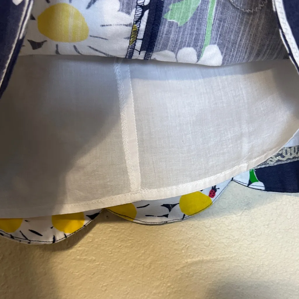 Vintage Lilly Pulitzer Daisy ladybug cotton mini‎ skirt sits at the hip size 6 - Image 6