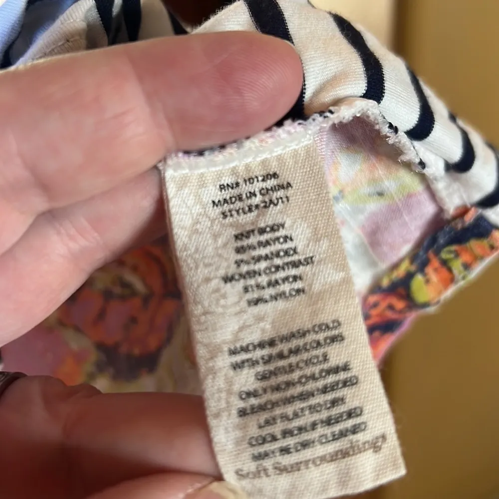 Soft Surroundings Mixed Pattern Floral Striped Knit White Blouse Size Large - Image 5