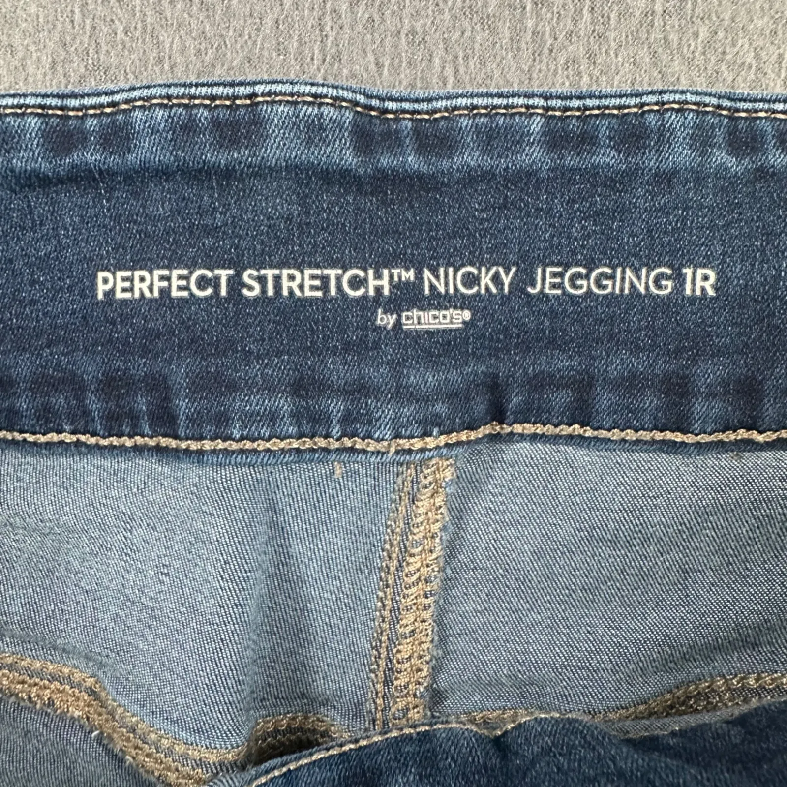 Chicos Perfect Stretch Nicky Jegging Jeans Womens 1R US 8 Blue Denim Hemmed - Image 4