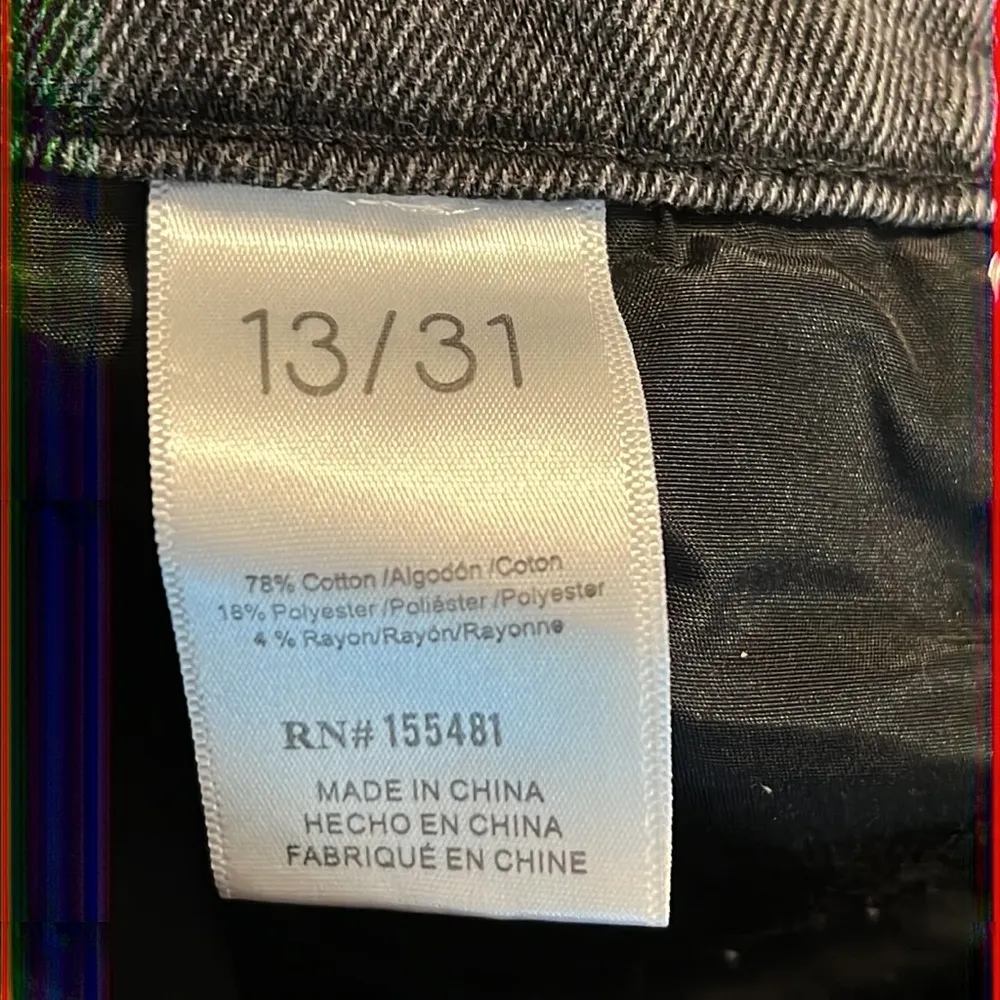 Simple Society jeans size 13/31 black button up frayed edges high rise NWOT - Image 6