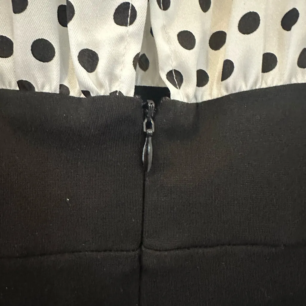 VENUS Black Pencil Skirt with Belt Detail. Size M - Image 3