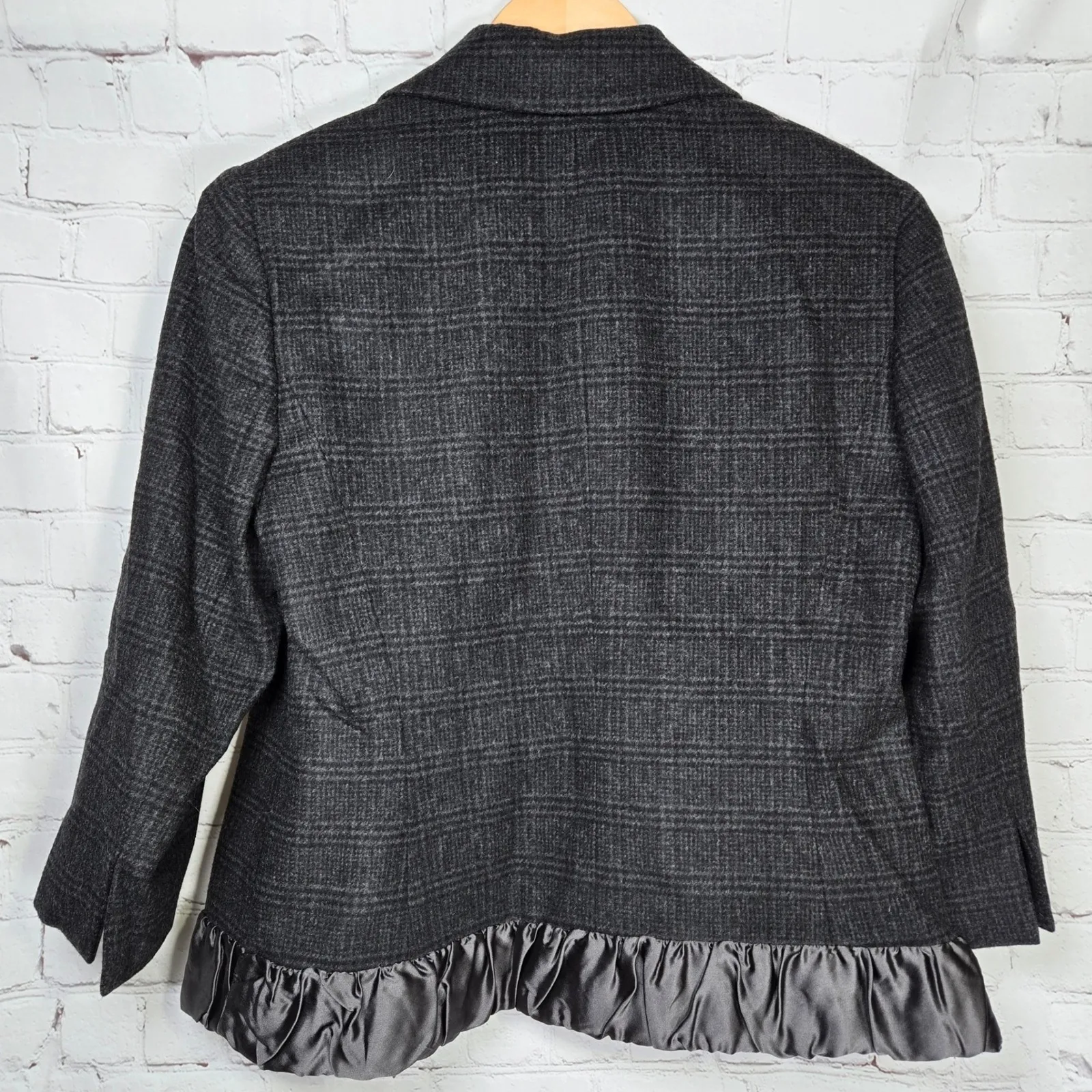 Body by Victoria Plaid Wool Blend Blazer Skirt Suit Set Size 10 Gray - Image 3