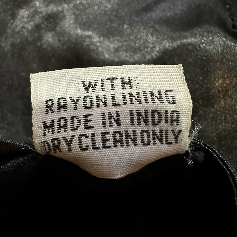 Modi Vintage 1980s or 1990s Gold Black Sequined and Beaded Silk Vest Medium - Image 16