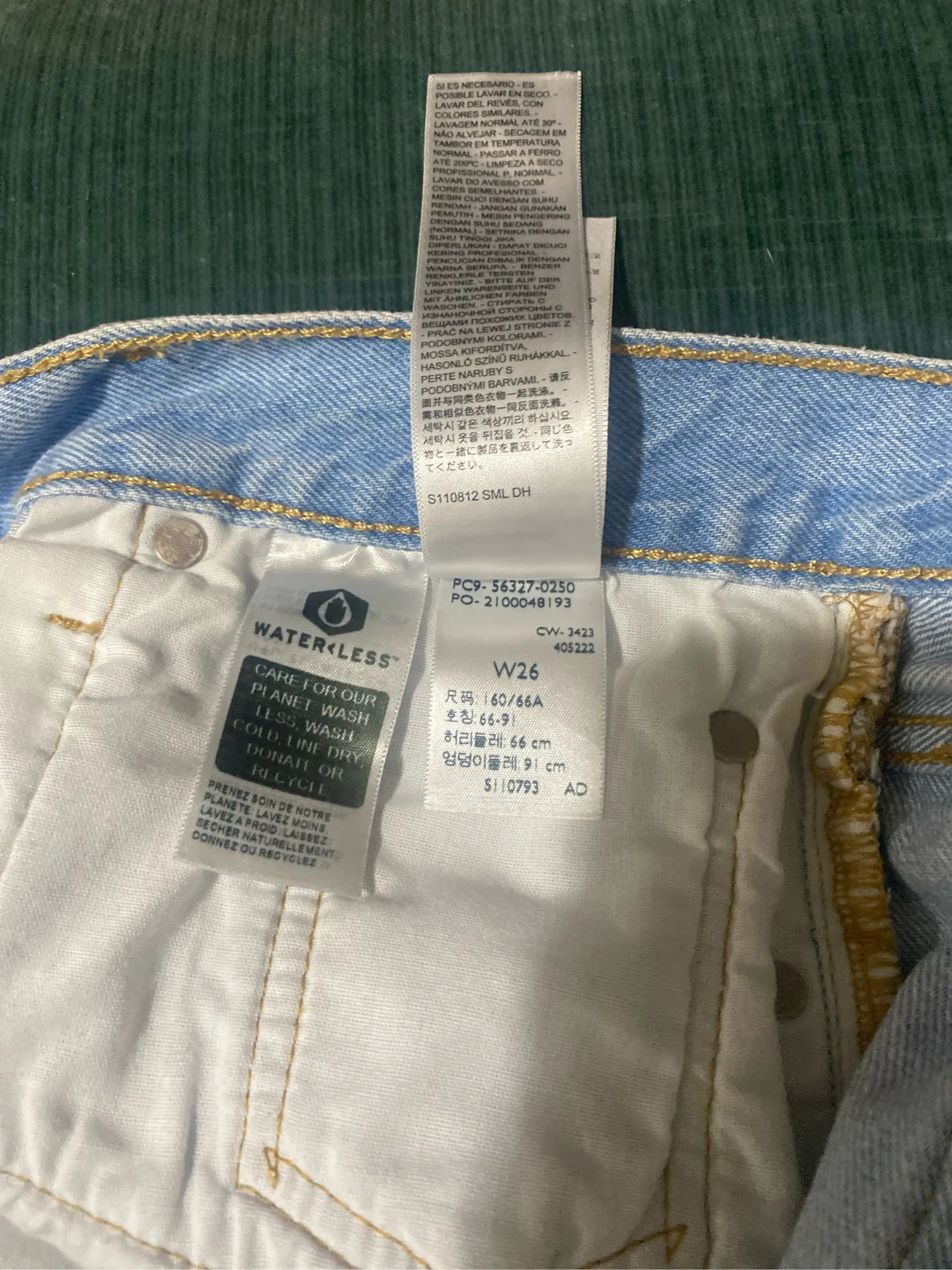 Levi’s 501 Shorts - Image 6