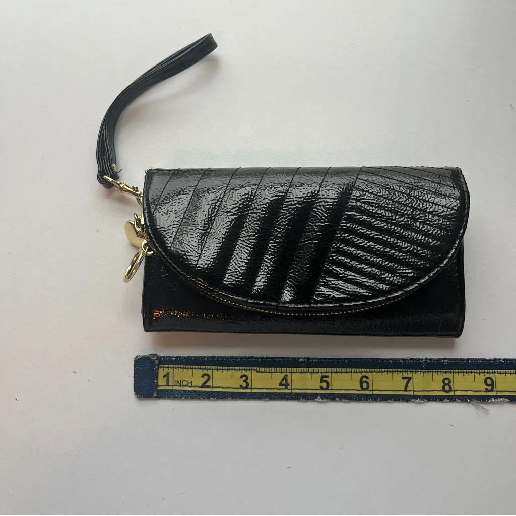Chic Black Wristlet Clutch - Image 3