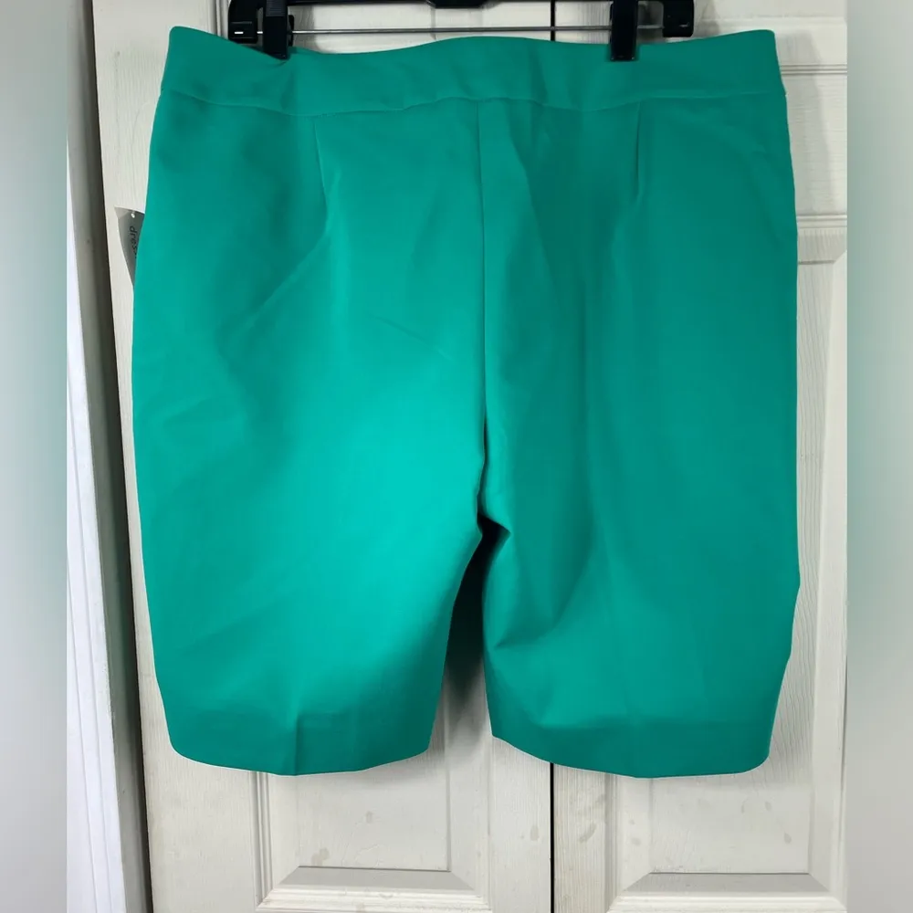 Dressbarn Jones Studio Women Shorts Green Casual Size 16 NWT - Image 2