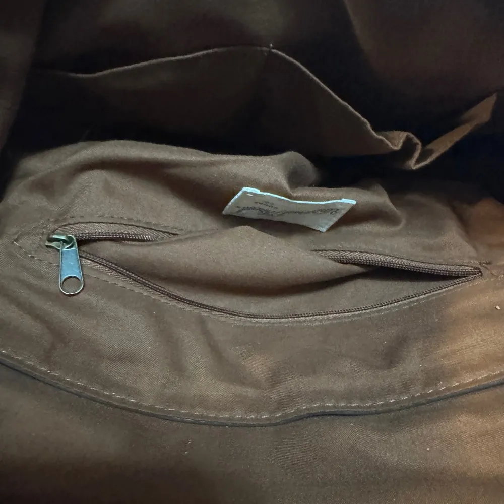 Universal Threads Tan Saddle Purse Like New!! - Image 4