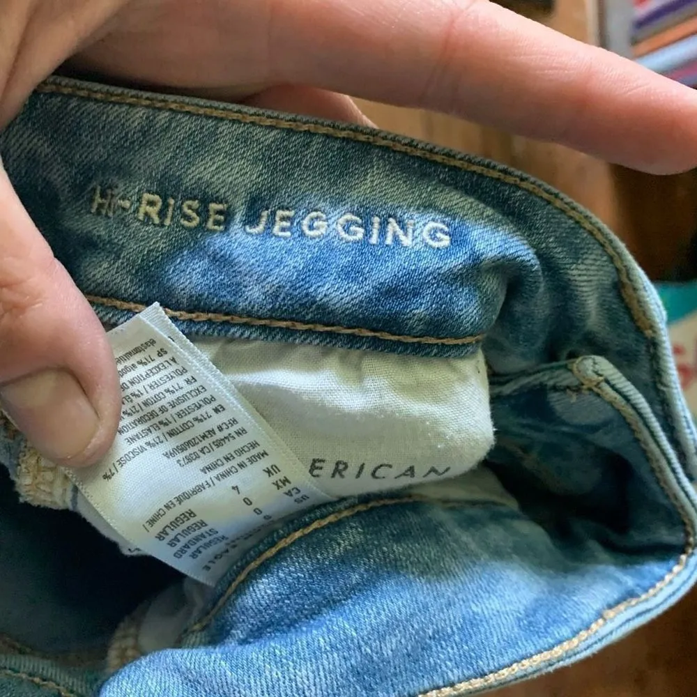 American Eagle destroyed distressed hi-rise light wash 0 jeggings - Image 2