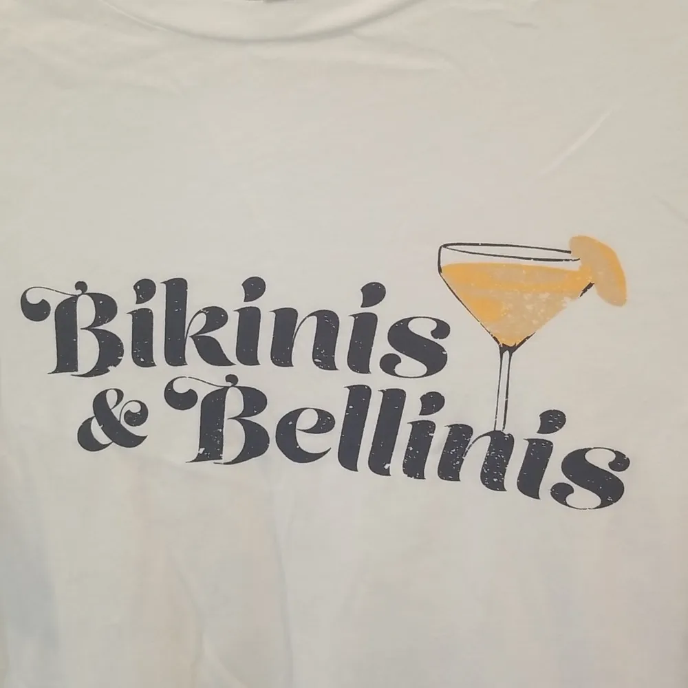 💕WILDFOX💕 Bikinis & Bellinis Graphic Tee L NWT - Image 3